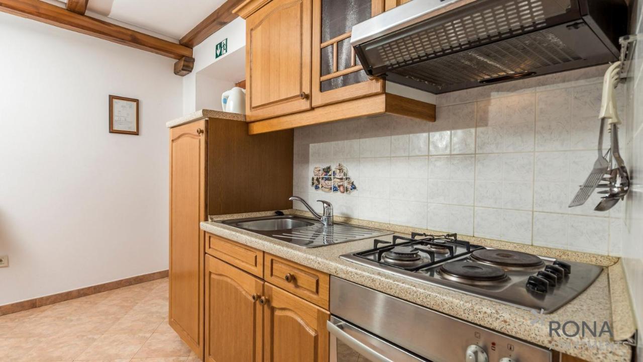 Rona Stone House Apartments Janja Boljun ภายนอก รูปภาพ